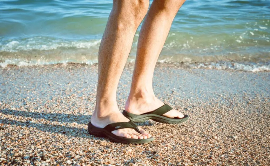 Men KEEN Slip-Ons<Men'S Kona Leather Flip-Flop | Black/Steel Grey